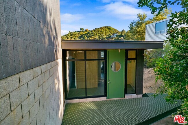 Building Photo - 20485 Medley Ln