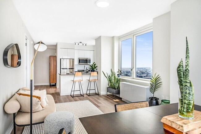 Foto del edificio - 2 bedroom in LONG ISLAND CITY NY 11109