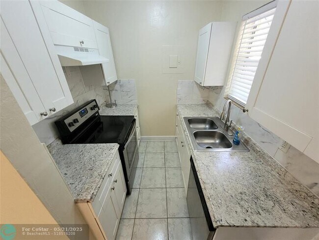 Foto del edificio - 4870 NE 16th Ave
