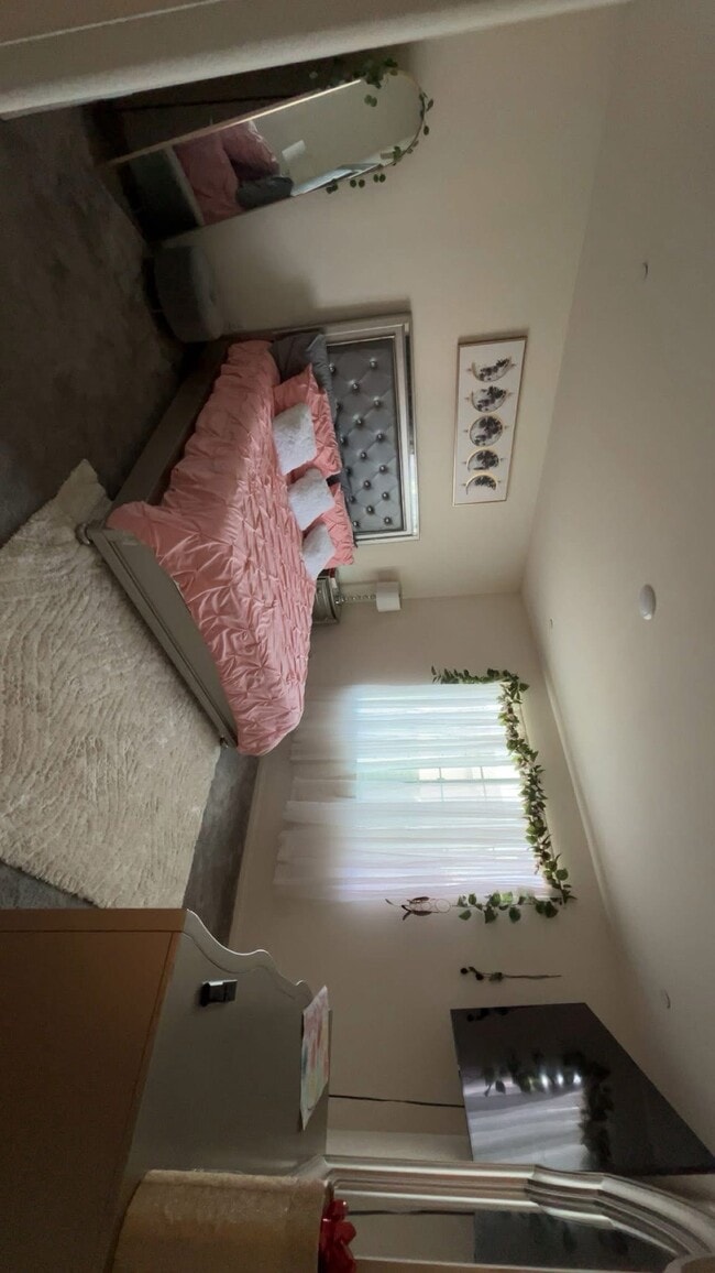 Building Photo - 12668 Ojo Caliente St