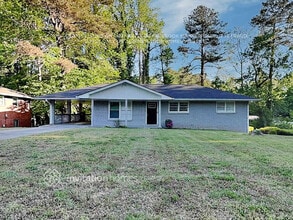 Building Photo - 3582 Highwood Dr SW