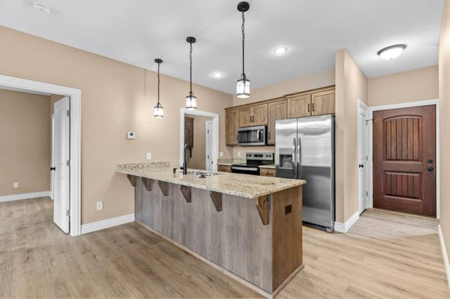 Building Photo - 102 E Mills Rd