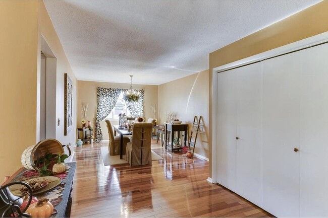 Foyer/Dining Room - 801 Hughes Dr