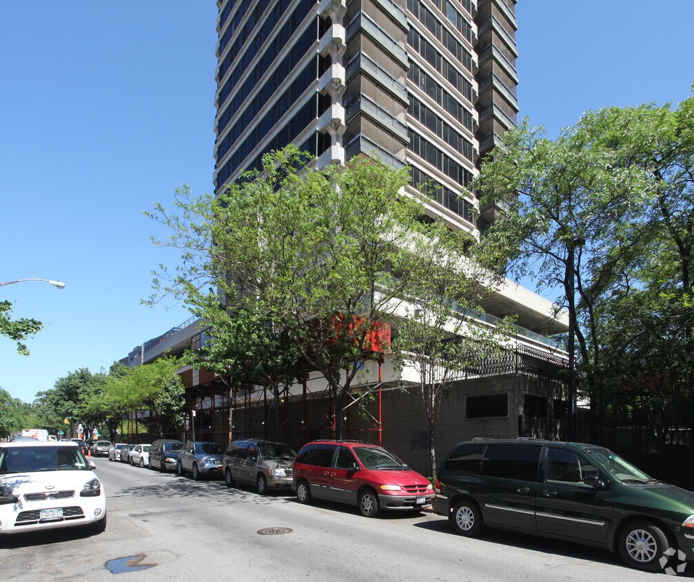 Foto del edificio - 200 E 123rd St