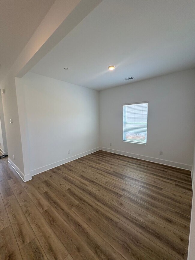 Foto del edificio - New Construction | Covered Deck + Open Living | Columbia, TN