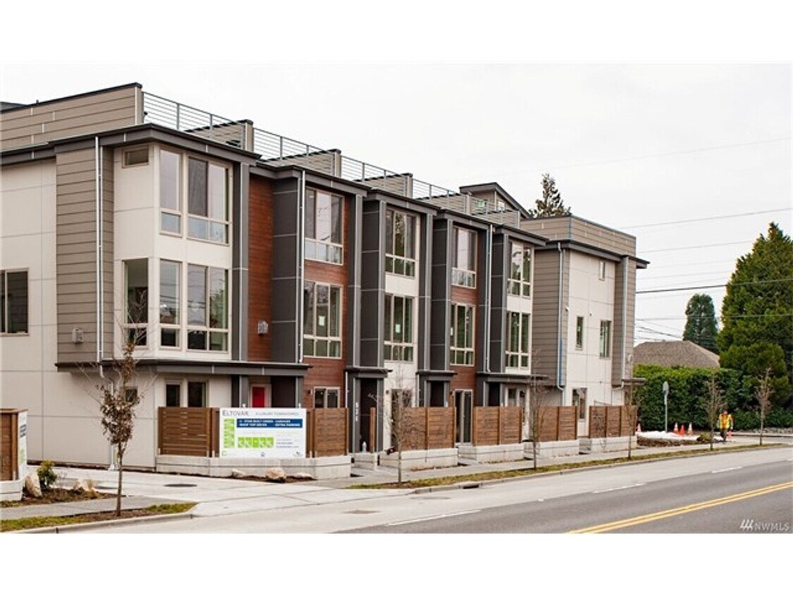 Foto principal - 3Bd/2.5Ba Seattle Townhome