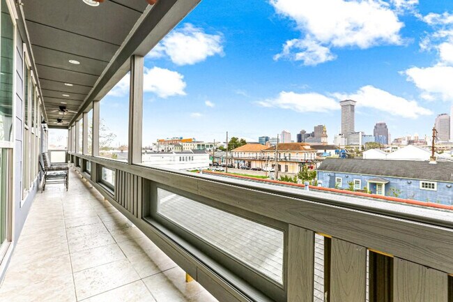 Foto del edificio - 1524 Baronne St