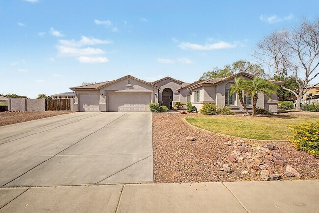 Building Photo - 8352 W San Juan Ave