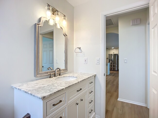 Building Photo - 2809 Taunton Dr W