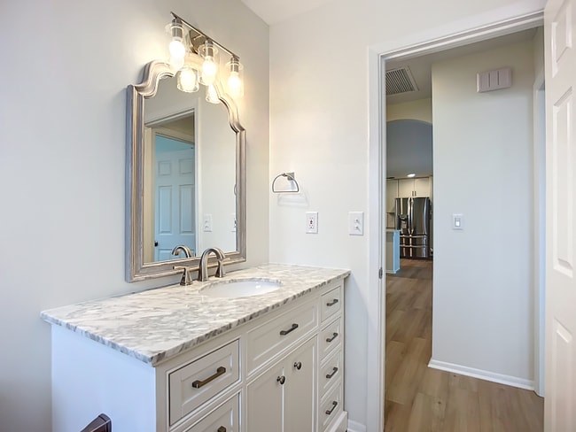 Foto del edificio - 2809 Taunton Dr W