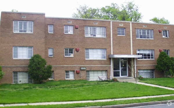 Building Photo - 306 Adams Ave