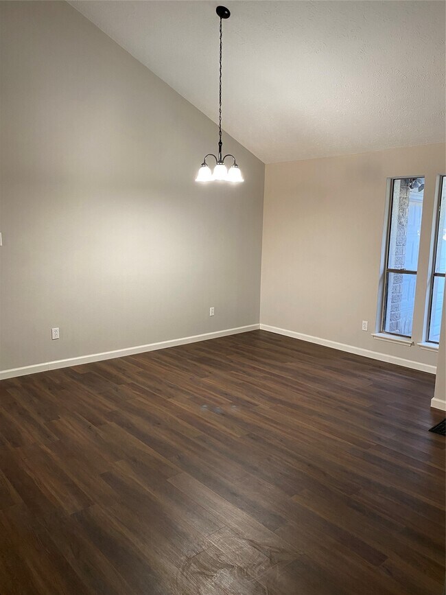 Foto del edificio - 2819 Colony Dr