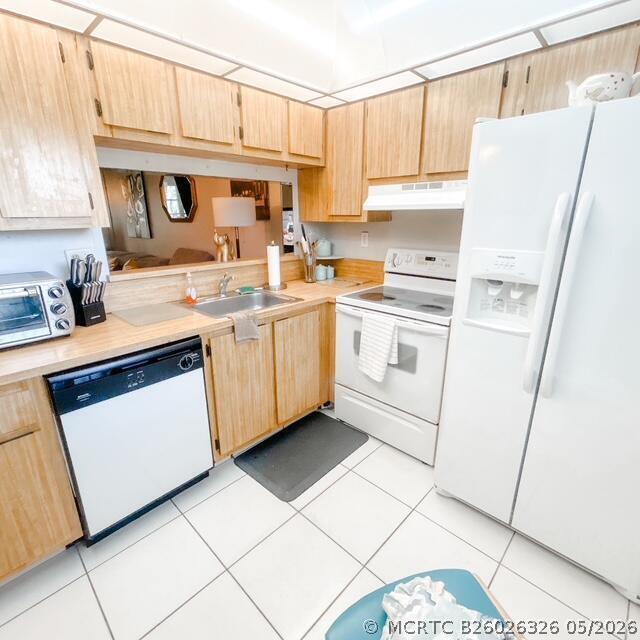 Foto del edificio - 9200 Lime Bay Blvd