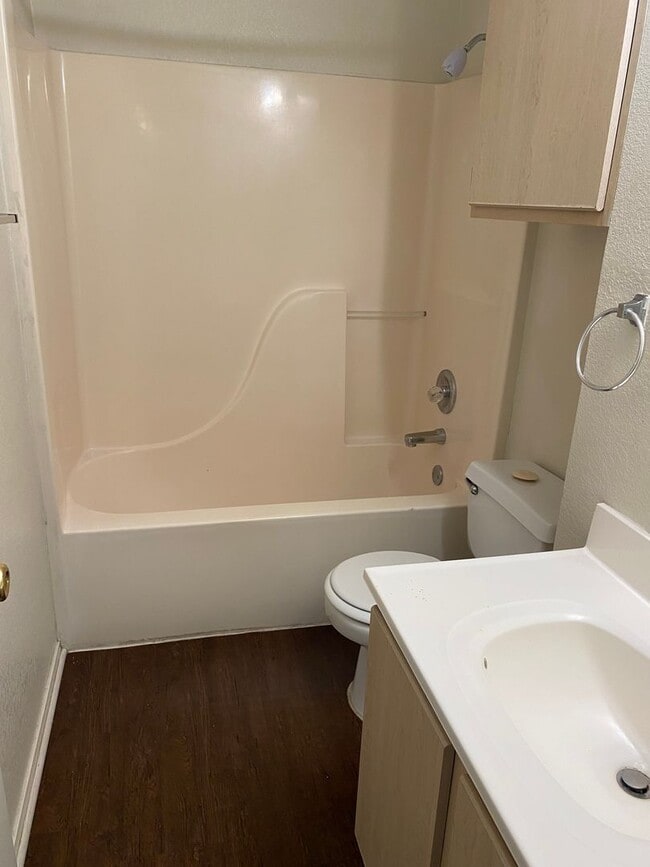 Foto del edificio - 5420 Creekridge A