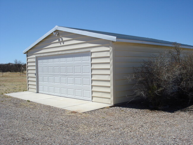 Building Photo - J-6 area manufactured home