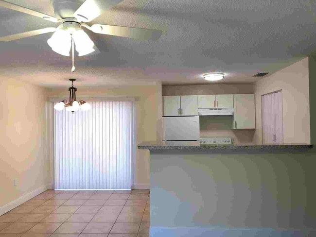 Building Photo - 1013 Amble Ln