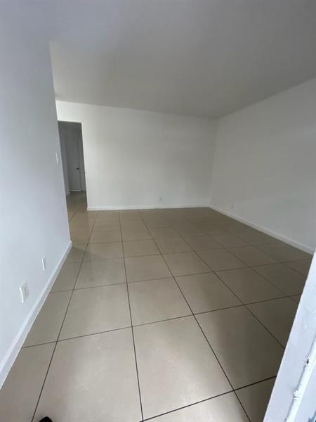 Foto del edificio - 1106 S L St