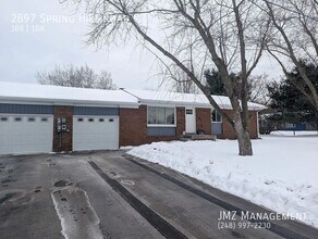 Building Photo - 2897 Spring Hill Dr