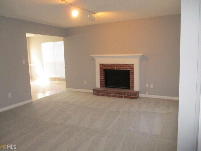 Foto del edificio - 2255 Ramblewood Cir