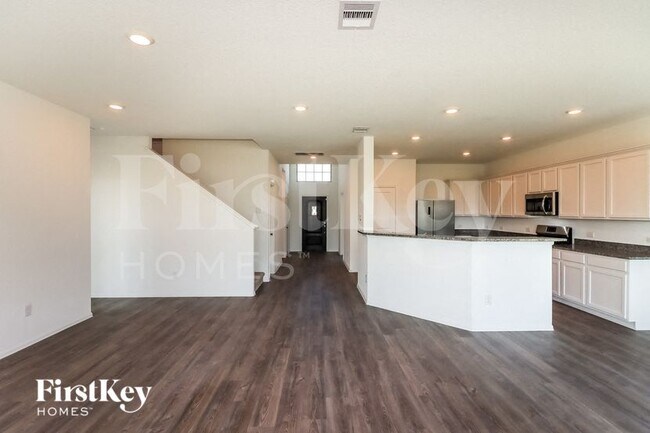 Foto del edificio - 7214 Hillside Ave