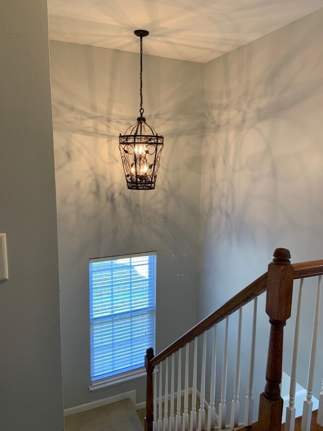 Building Photo - Updated 3 Bedroom Townhome in Whitsett