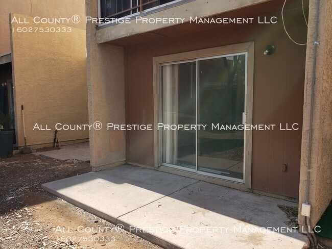 Building Photo - 2832 E Marconi Ave