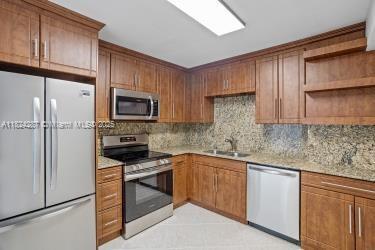 Foto principal - 2851 NE 183rd St