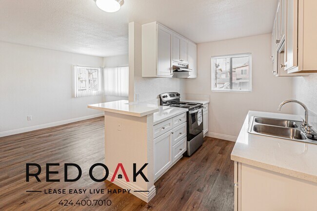 Foto del edificio - Beautiful Two Bedroom with a Spacious Open...