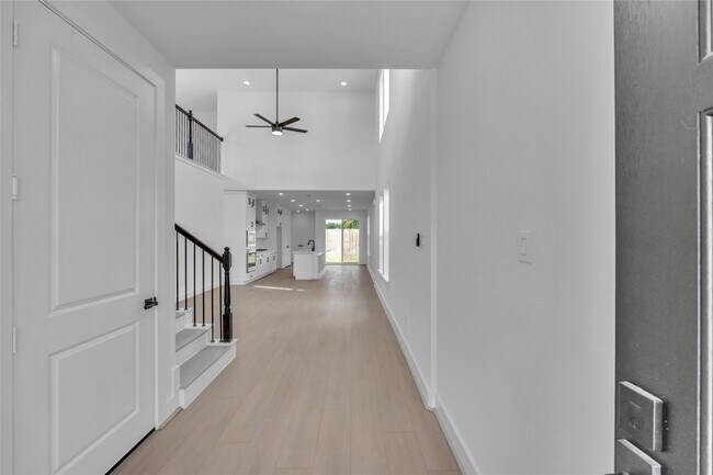Building Photo - 4320 Avron Dr