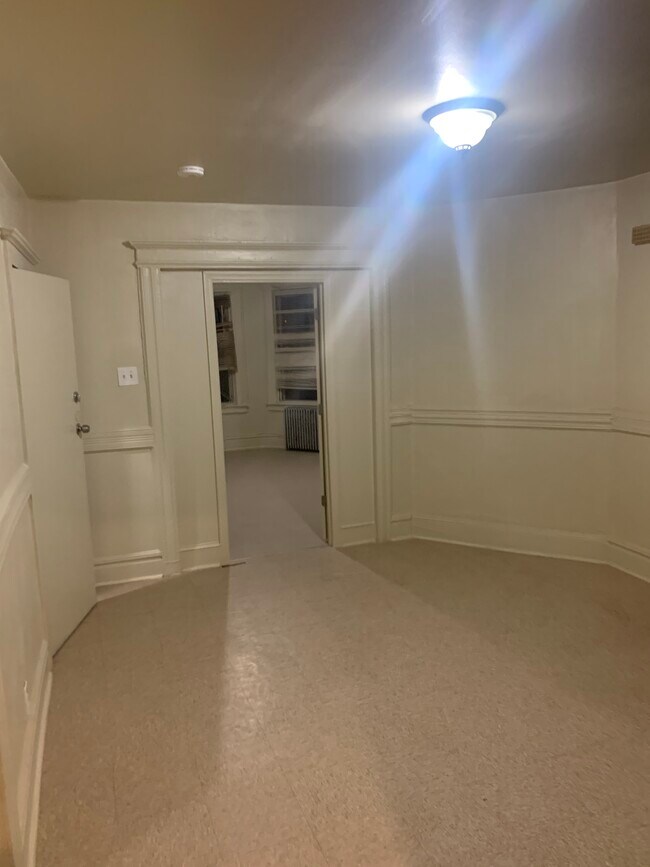 spacious living room area - 115 Ridgewood Ave