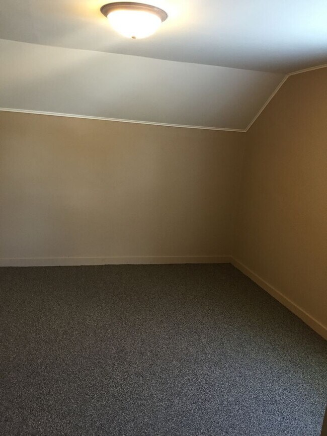 Foto del edificio - 3 Bedroom Near UWO