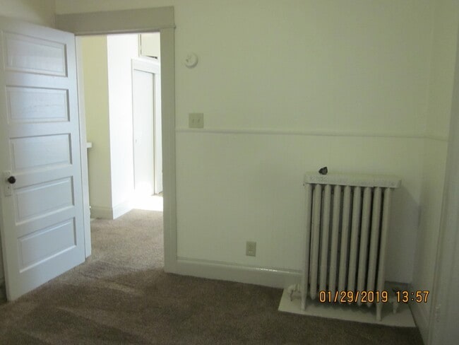 Building Photo - 1209 Scott Ave