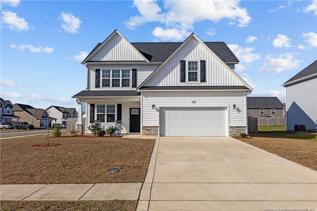 Building Photo - 4 Bedrooms 3 Bathrooms