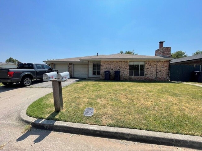 2 bed, 1 and 1/2 baths with a 1 car garage and new countertops! cute duplex for rent near SW 89th... - 2 bed, 1 and 1/2 baths with a 1 car garage and new countertops! cute duplex for rent near SW 89th... House