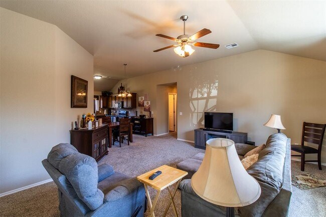 Foto del edificio - 900 Switzerland Ave