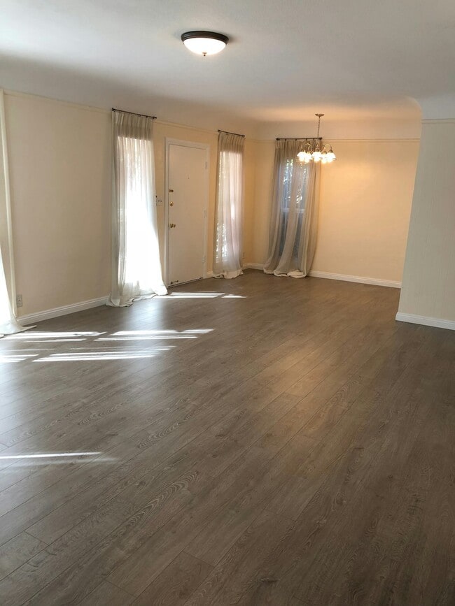 Foto del edificio - 516-516 N Olive Ave