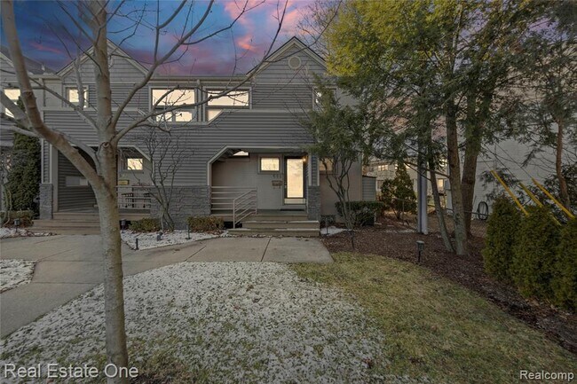 Foto del edificio - 556 Bloomfield Ct