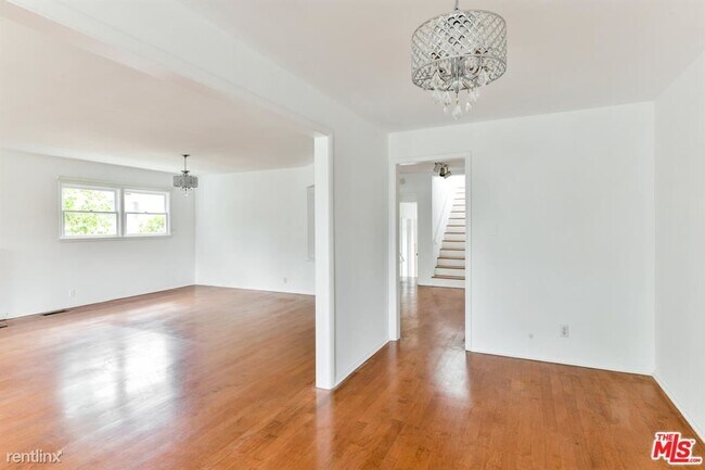 Foto del edificio - 4 br, 3.5 bath House - 717 S Bristol Ave