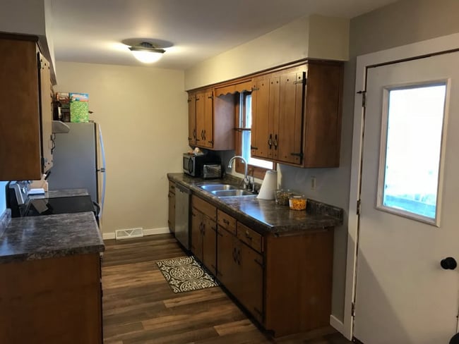 Building Photo - 5526-5526 N Cook St