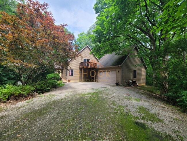 Foto del edificio - A Little Piece of Tennessee! Your Private Wooded Home!