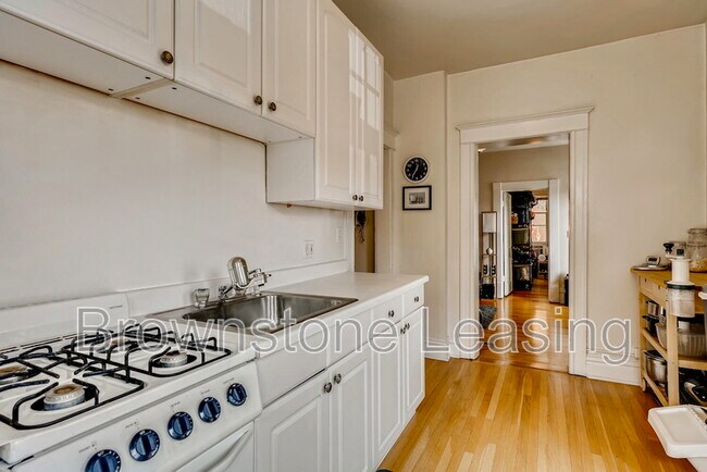 Foto del edificio - 1124 Emerson St