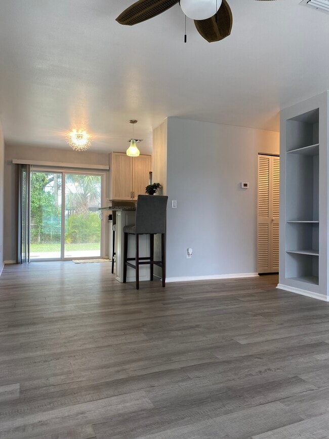 Building Photo - 793 Bianca Dr NE