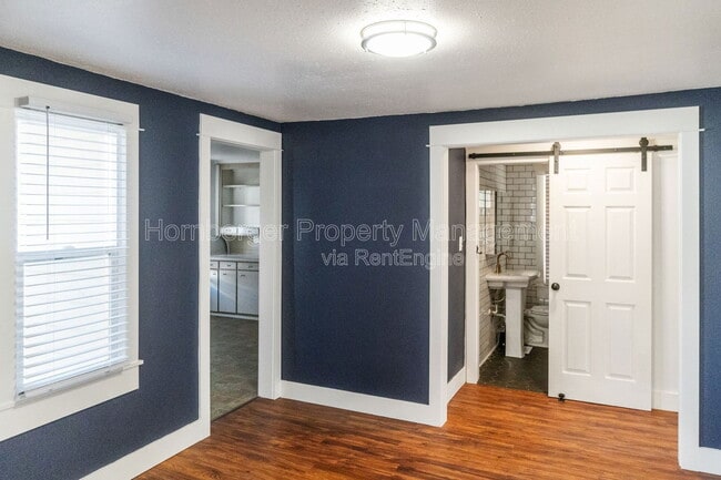 Building Photo - 3904 E 30th Ave