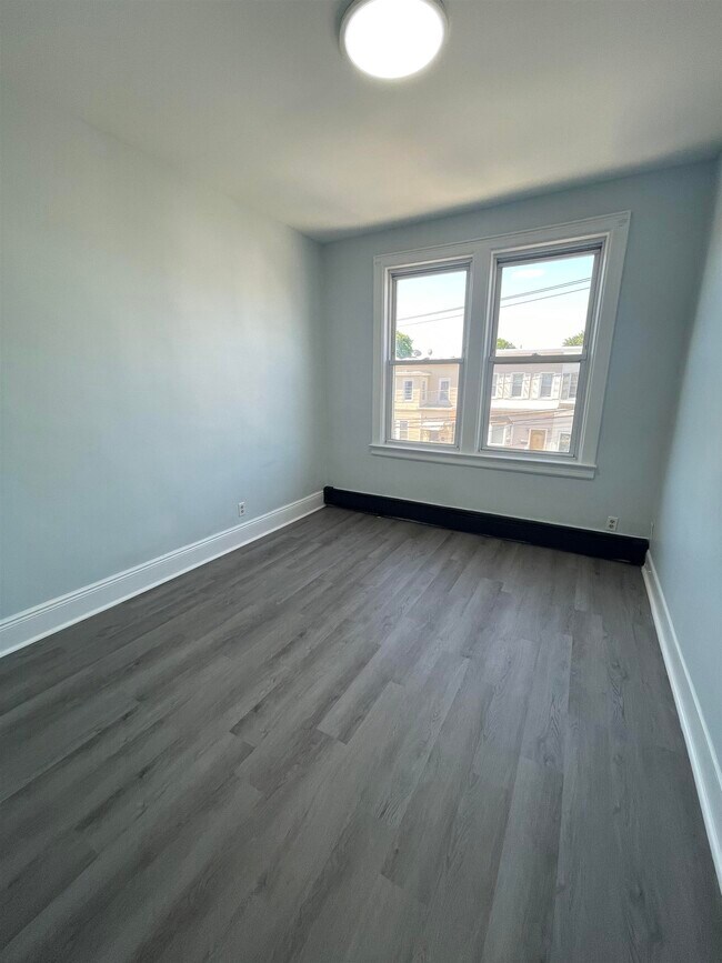 Foto del edificio - 27 E 46th St