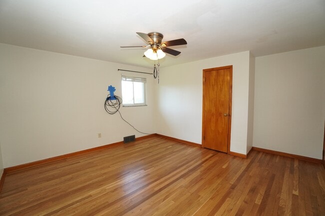 Building Photo - 1092 Greentree Rd