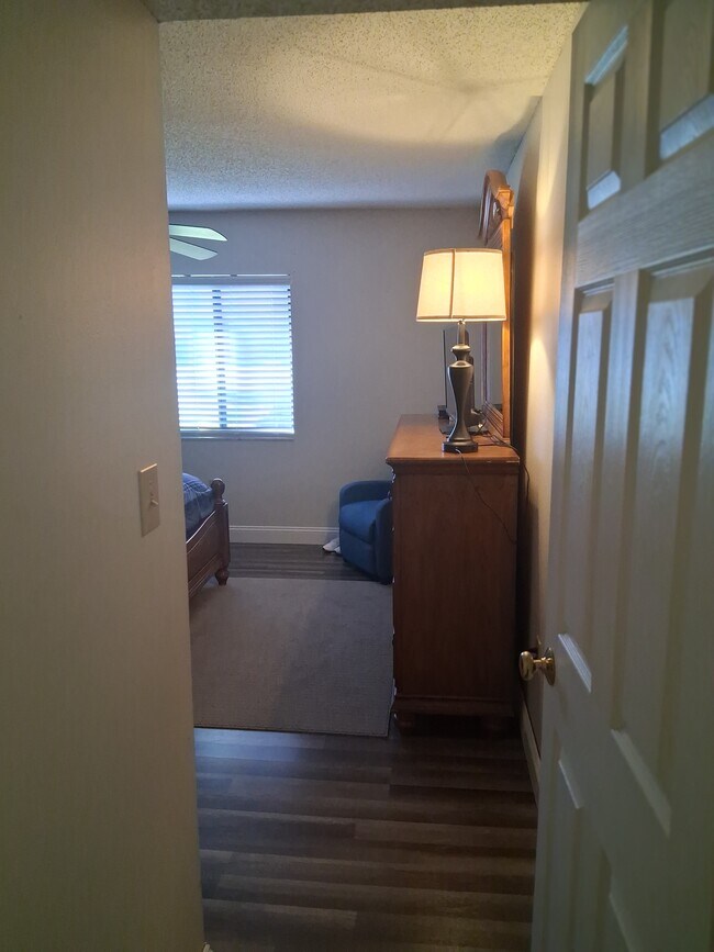 Building Photo - 2679 Sabal Springs Cir