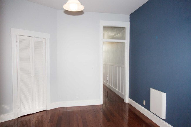 Building Photo - 225 9th St