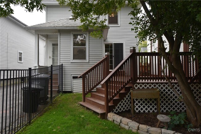 Building Photo - 716 Cadwell St