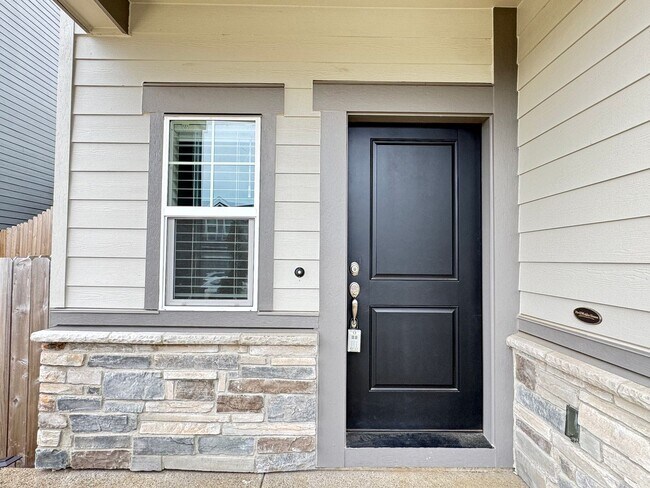 Building Photo - Stunning New Build - 5 Bed 3 Bath home in ...