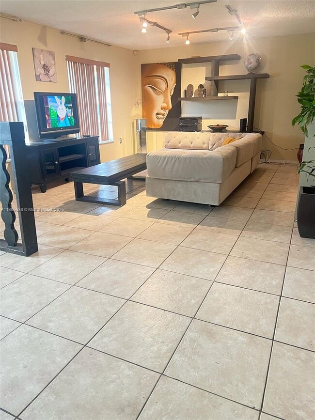 Foto del edificio - 14910 S River Dr